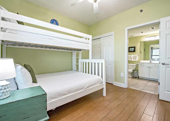 Holiday home Crystal Shores West 1303